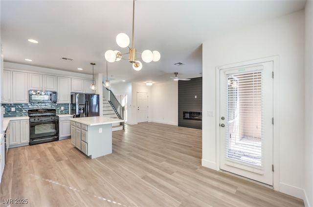 10641 Jamestown Square Avenue, Las Vegas, NV 89166