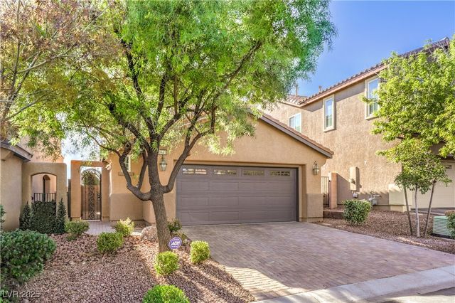 10641 Jamestown Square Avenue, Las Vegas, NV 89166