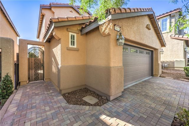 10641 Jamestown Square Avenue, Las Vegas, NV 89166