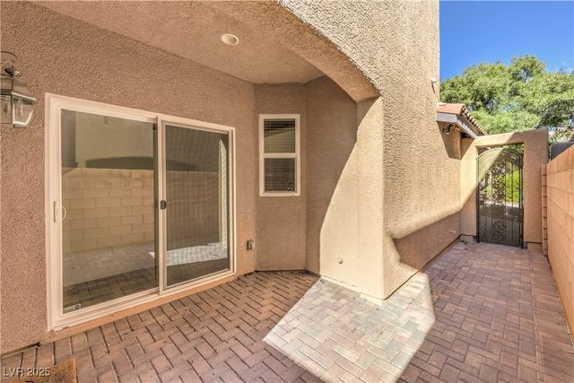 10641 Jamestown Square Avenue, Las Vegas, NV 89166