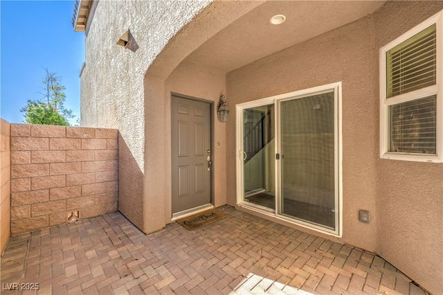 10641 Jamestown Square Avenue, Las Vegas, NV 89166