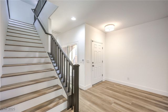 10641 Jamestown Square Avenue, Las Vegas, NV 89166