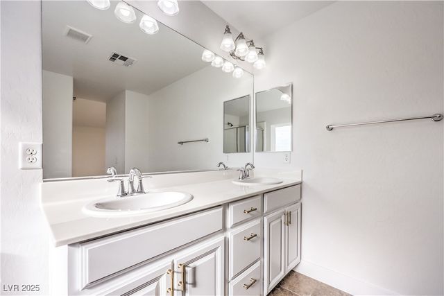 10641 Jamestown Square Avenue, Las Vegas, NV 89166