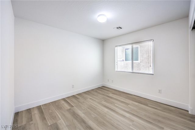 10641 Jamestown Square Avenue, Las Vegas, NV 89166