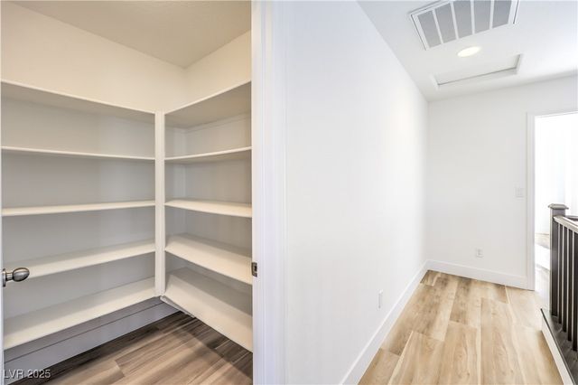 10641 Jamestown Square Avenue, Las Vegas, NV 89166