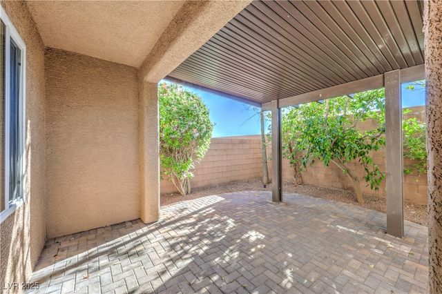 10641 Jamestown Square Avenue, Las Vegas, NV 89166