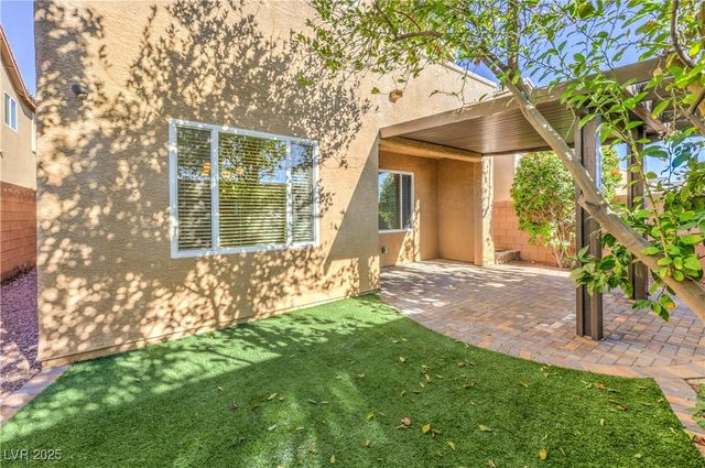 10641 Jamestown Square Avenue, Las Vegas, NV 89166