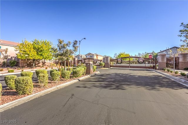 10641 Jamestown Square Avenue, Las Vegas, NV 89166