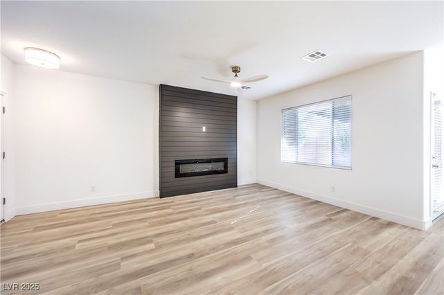 10641 Jamestown Square Avenue, Las Vegas, NV 89166