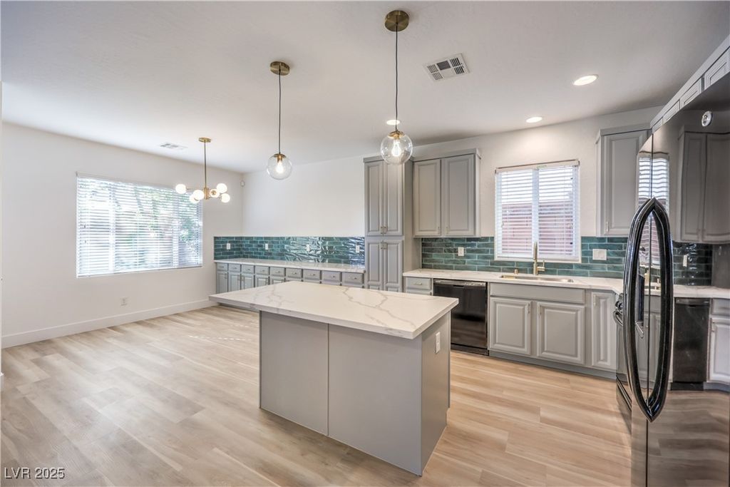 10641 Jamestown Square Avenue, Las Vegas, NV 89166