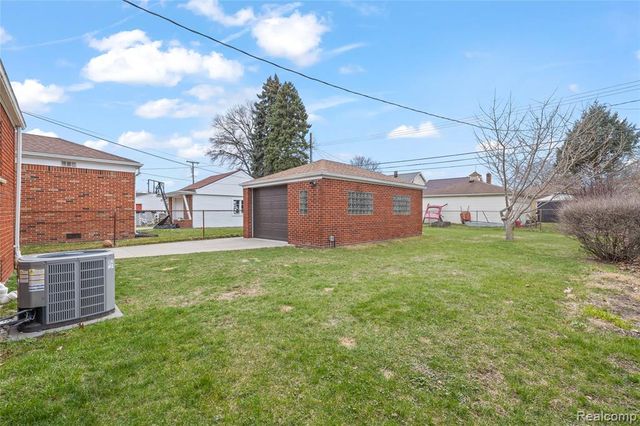 7828 Kolb Avenue, Allen Park, MI 48101