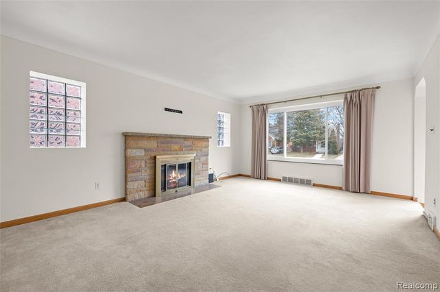 7828 Kolb Avenue, Allen Park, MI 48101