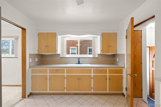 7828 Kolb Avenue, Allen Park, MI 48101