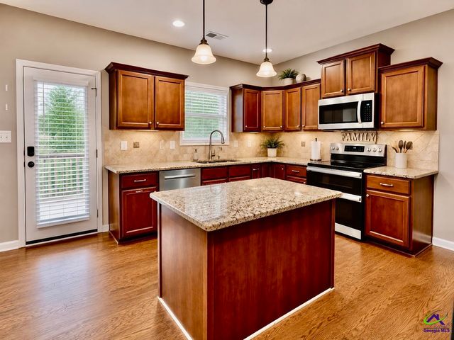 600 Post Oak Way, Warner Robins, GA 31088