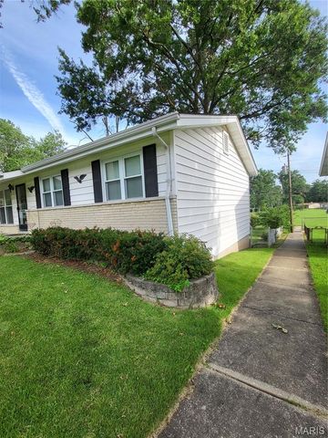 130 Sackett Drive, Florissant, MO 63033