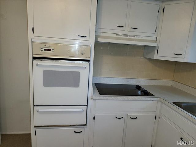 130 Sackett Drive, Florissant, MO 63033