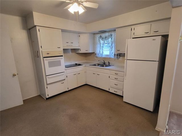 130 Sackett Drive, Florissant, MO 63033