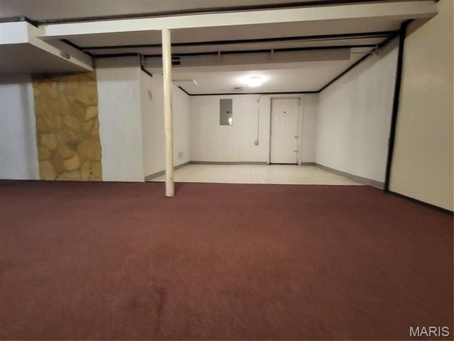 130 Sackett Drive, Florissant, MO 63033
