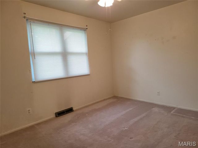 130 Sackett Drive, Florissant, MO 63033