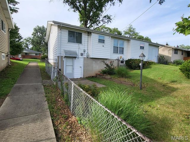 130 Sackett Drive, Florissant, MO 63033