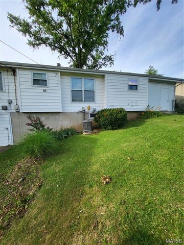 130 Sackett Drive, Florissant, MO 63033