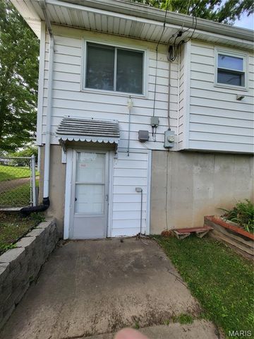130 Sackett Drive, Florissant, MO 63033