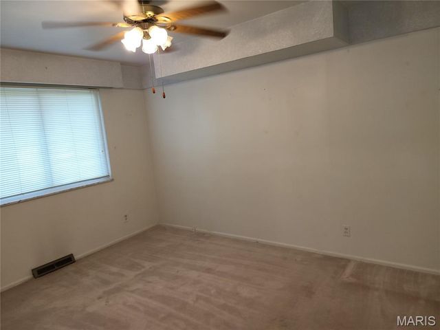 130 Sackett Drive, Florissant, MO 63033