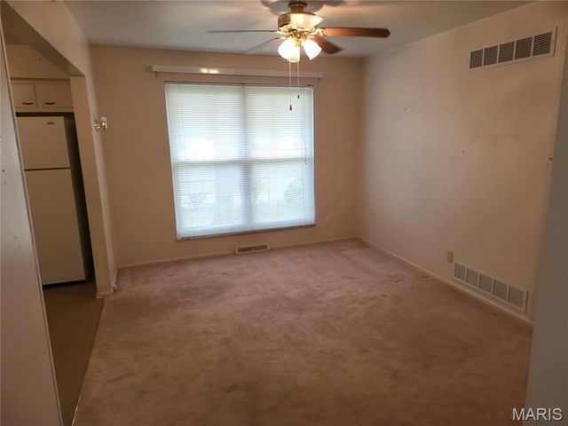 130 Sackett Drive, Florissant, MO 63033