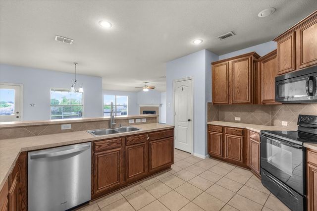 1536 Salado Trail, Weatherford, TX 76087