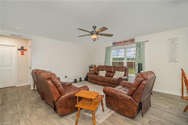 113 Stone River Way, Mayodan, NC 27027
