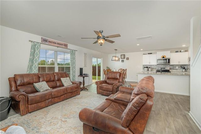 113 Stone River Way, Mayodan, NC 27027