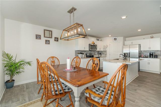 113 Stone River Way, Mayodan, NC 27027