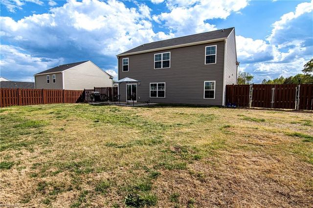 113 Stone River Way, Mayodan, NC 27027