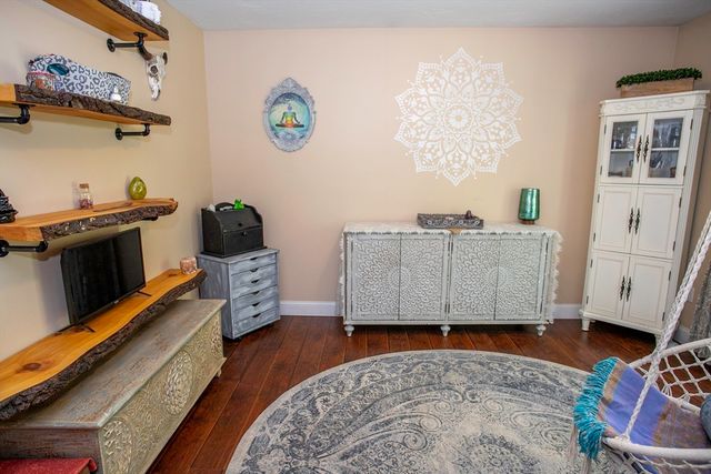 22 Lafayette Rd, Templeton, MA 01468