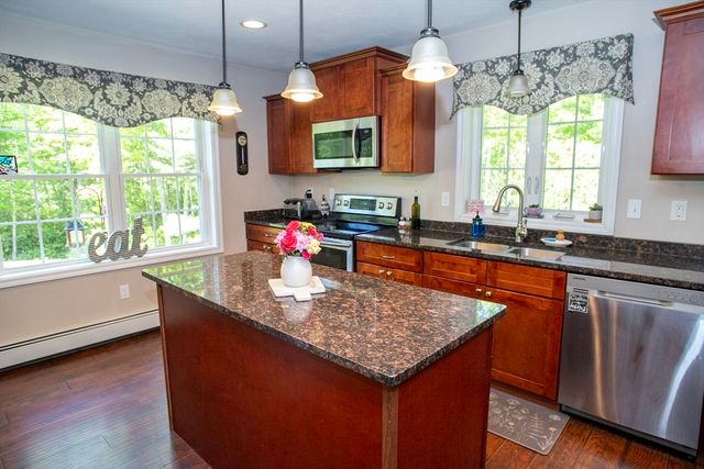 22 Lafayette Rd, Templeton, MA 01468