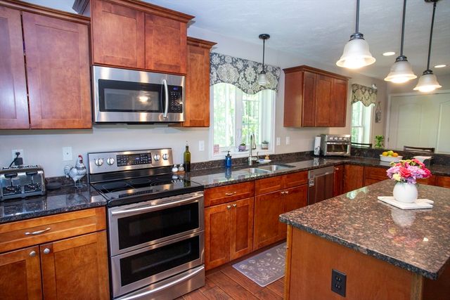 22 Lafayette Rd, Templeton, MA 01468