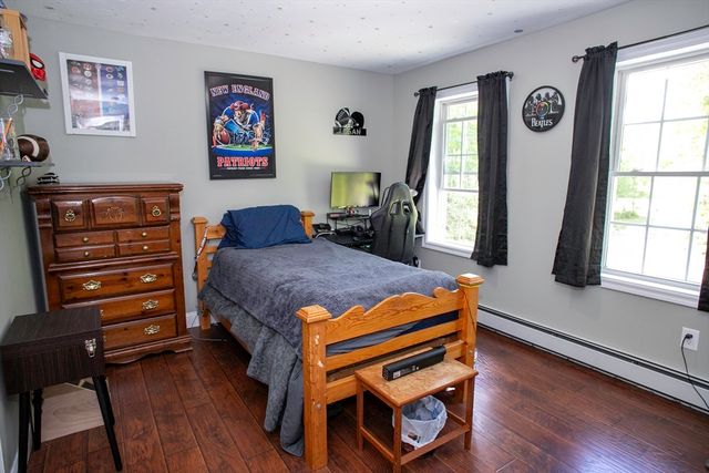 22 Lafayette Rd, Templeton, MA 01468