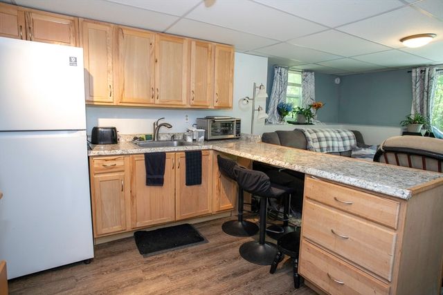 22 Lafayette Rd, Templeton, MA 01468