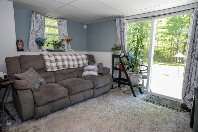 22 Lafayette Rd, Templeton, MA 01468