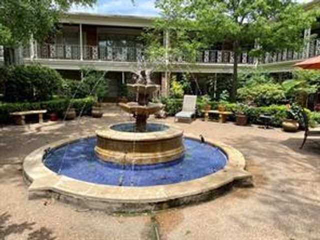 2727 Briarhurst Drive 21, Houston, TX 77057
