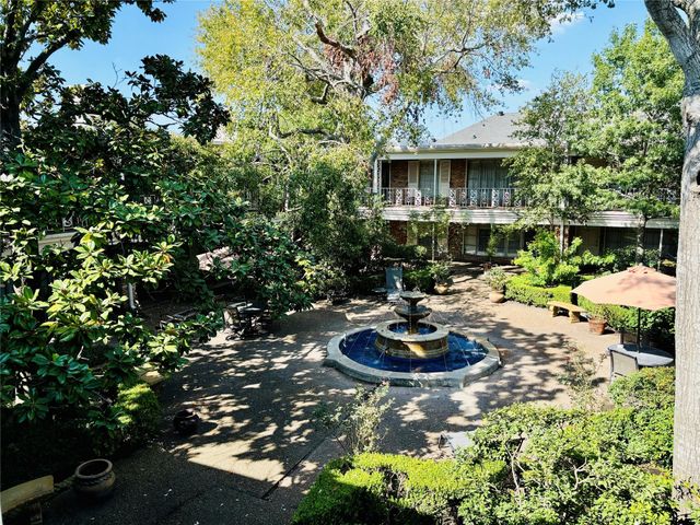 2727 Briarhurst Drive 21, Houston, TX 77057