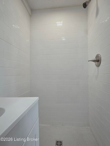 6628 Brandenburg Rd, Leitchfield, KY 42754