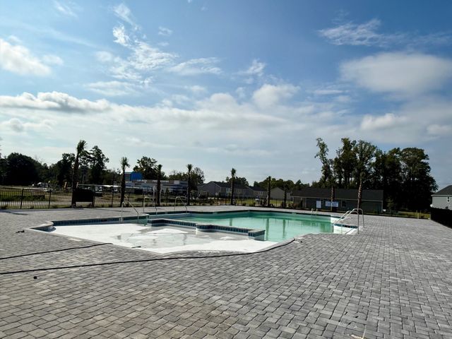 5 Myrtle Meadows Dr, Conway, SC 29526