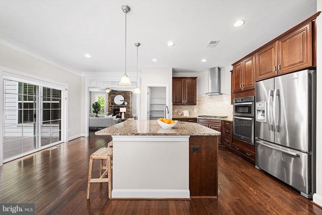 6198 CHAMPION OAK CT, Falls Church, VA 22044