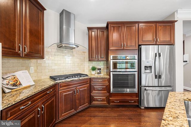 6198 CHAMPION OAK CT, Falls Church, VA 22044