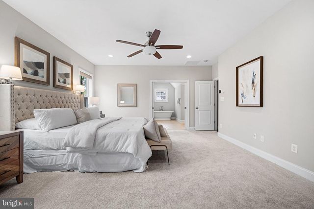6198 CHAMPION OAK CT, Falls Church, VA 22044