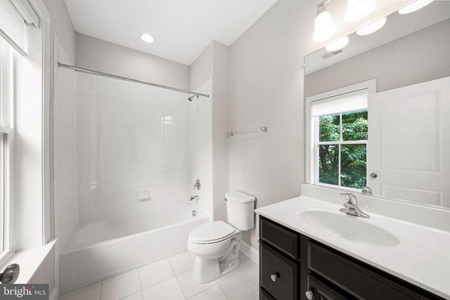 6198 CHAMPION OAK CT, Falls Church, VA 22044