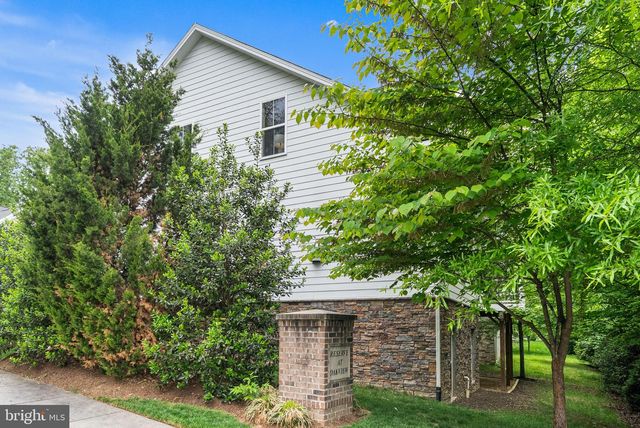 6198 CHAMPION OAK CT, Falls Church, VA 22044