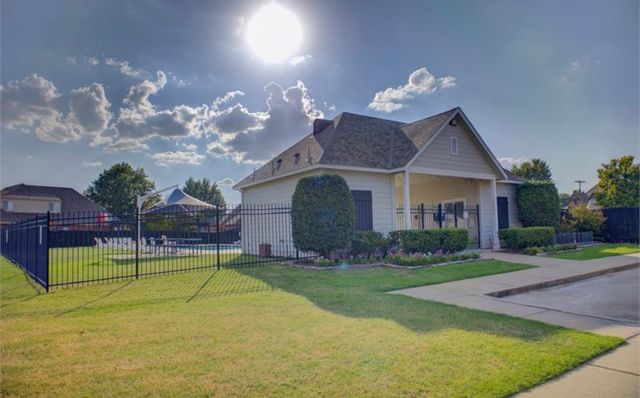9224 N 141 East Avenue, Owasso, OK 74055