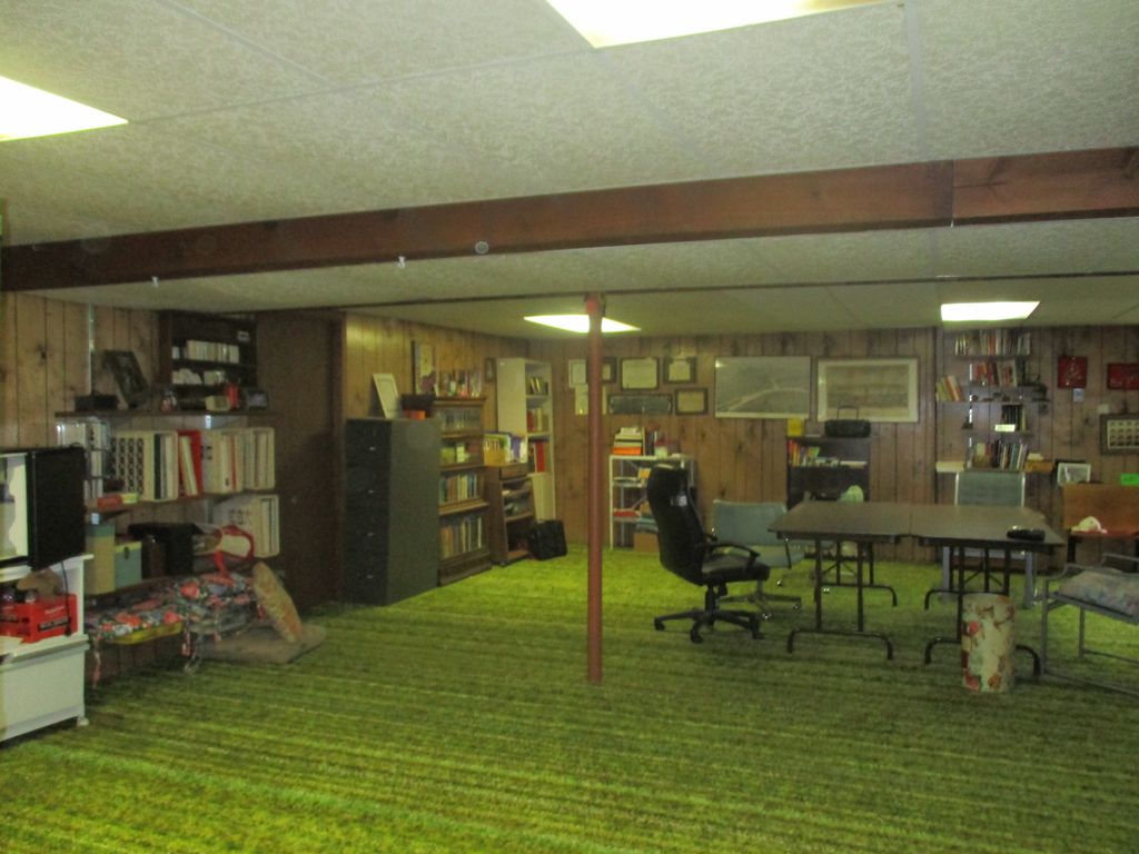 Image 15 of property listing at 905 Knottingham Drive, Ottawa, IL 61350